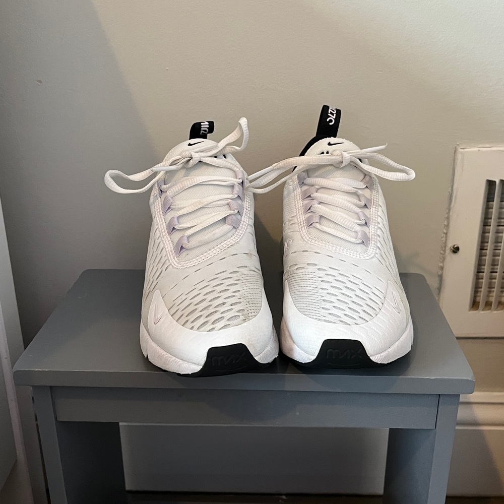 Big kids Nike Air Max white size 4Y
